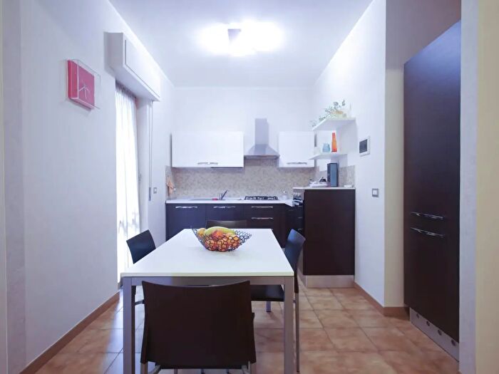 Appartamento con 5 locali in vendita in Aci Castello