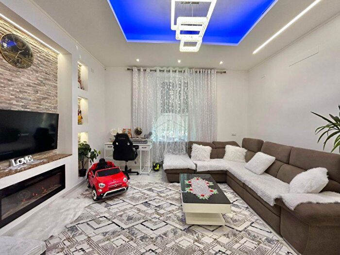 Appartamento quadrilocale in vendita in Via Falletti, Savona