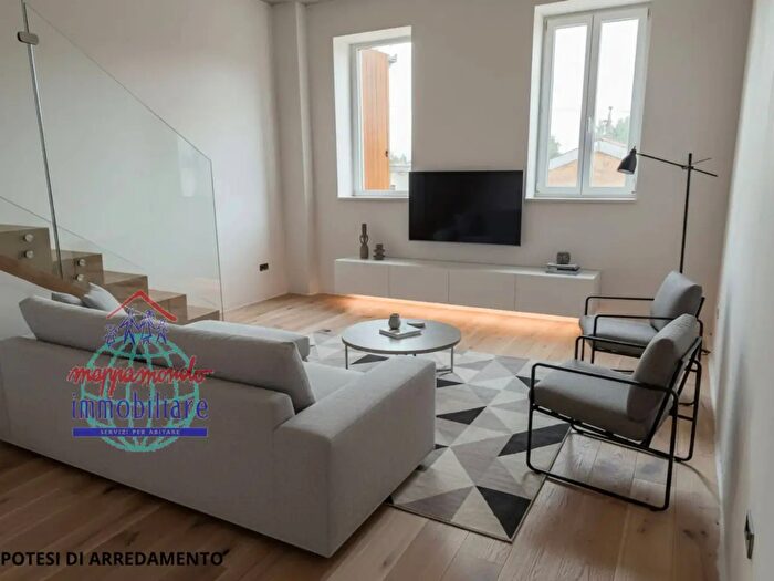 Casa con 7 locali in vendita in Via Facchini, Terre del Reno