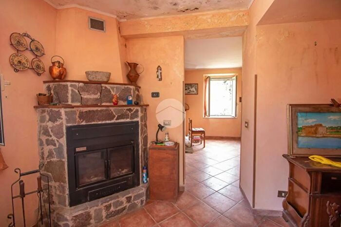 Casa bilocale in vendita in Via Sargnano, Montebuono