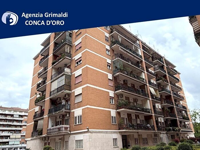 Appartamento trilocale in affitto in Via Val dAla, Conca dOro Valli, Roma