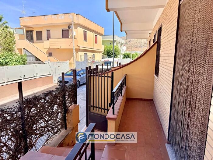 Casa trilocale in vendita in Via Ischia, Mondragone