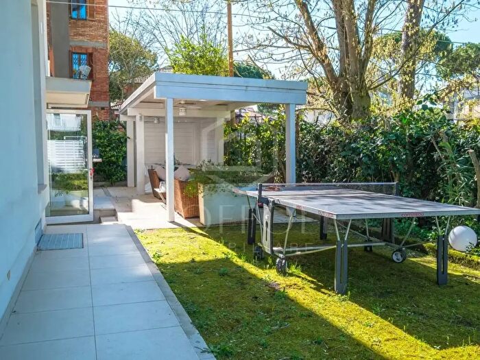 Casa con 7 locali in vendita in Cervia