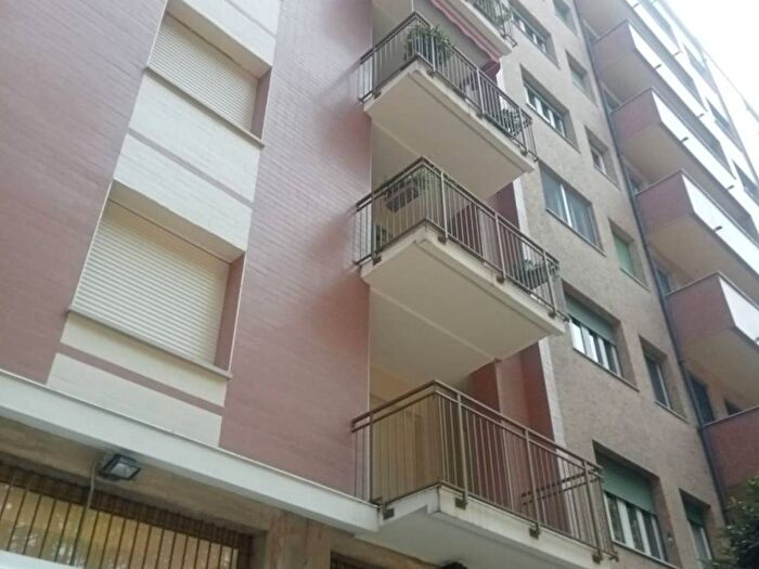 Appartamento trilocale in affitto in Viale Paolo Onorato Vigliani, Monte Rosa Lotto, Milano