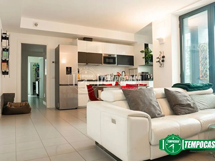 Appartamento trilocale in vendita in Via Pier Paolo Pasolini, Milano