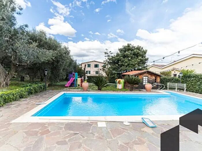 Casa quadrilocale in vendita in Via Antonio Manzi, Frascati