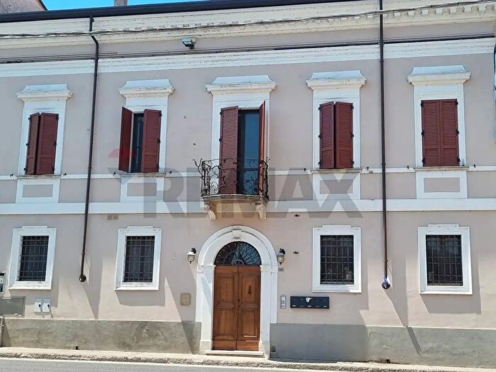 Appartamento con 10 locali in vendita in Acquanegra Sul Chiese