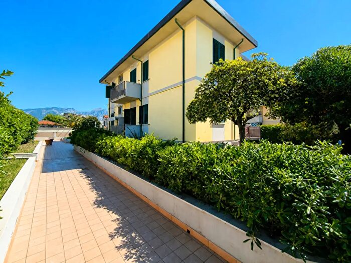 Appartamento bilocale in vendita in Carrara
