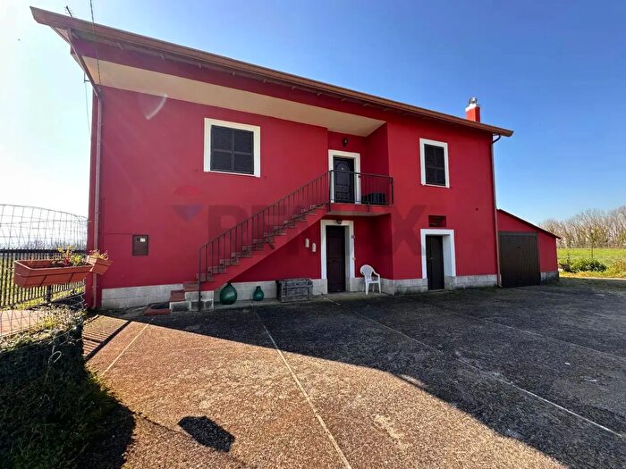 Casa con 9 locali in vendita in Roccasecca