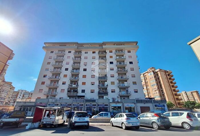 Appartamento quadrilocale in vendita in Via dell Orsa Maggiore, Palermo