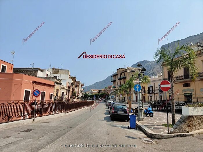 Appartamento quadrilocale in vendita in Via Monsignor Salvatore Siino Capaci Pa Italia, Capaci