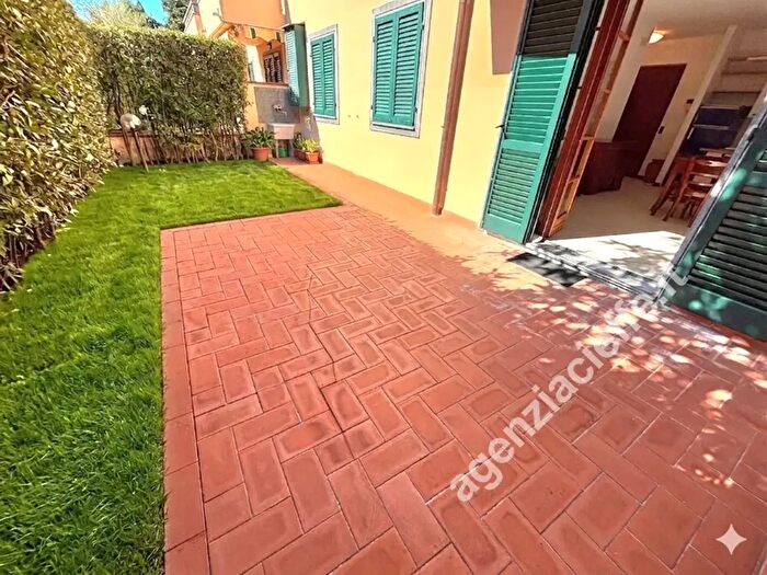 Appartamento trilocale in vendita in Massa