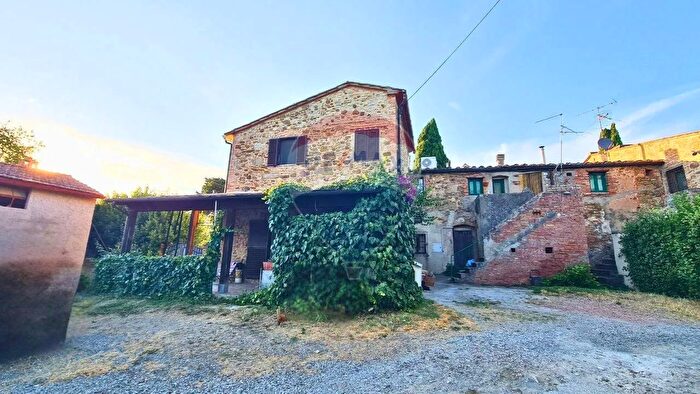 Casa quadrilocale in vendita in Località Spillocchi, Gambassi Terme