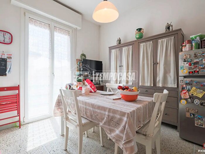 Appartamento trilocale in vendita in Via Antonio Bondi, Bologna