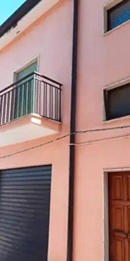 Casa con 6 locali in vendita in Via Belvedere, Satriano Di Lucania