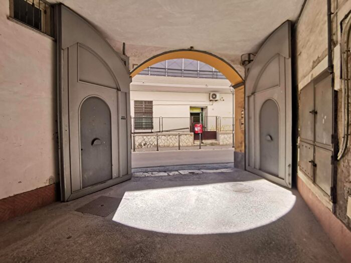 Casa con 10 locali in vendita in Via Santacroce, San Nicola La Strada