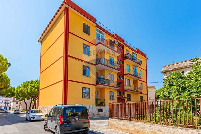 Appartamento con 5 locali in vendita in Via Nicola da Trani, Trani