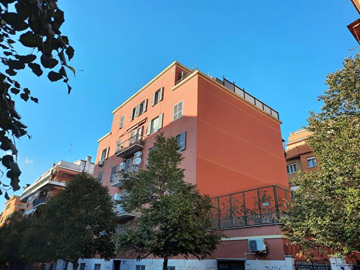 Appartamento bilocale in vendita in Via Egerio Levio, Roma