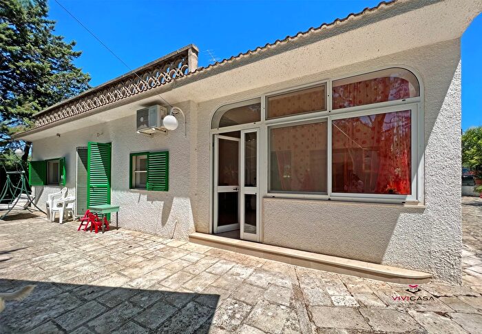 Casa trilocale in vendita in Strada Comunale Pozzo Serralto Putignano, Putignano