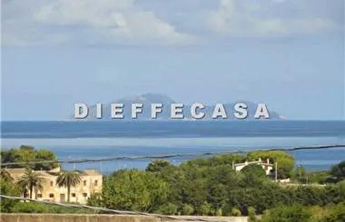 Casa con 5 locali in affitto in Via Trapani Marsala Tp, Marsala