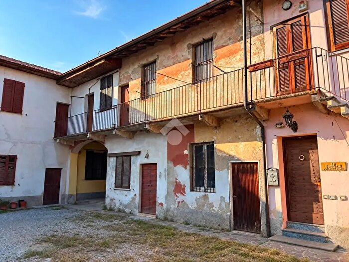 Casa quadrilocale in vendita in Via Monte Cervino, Corbetta