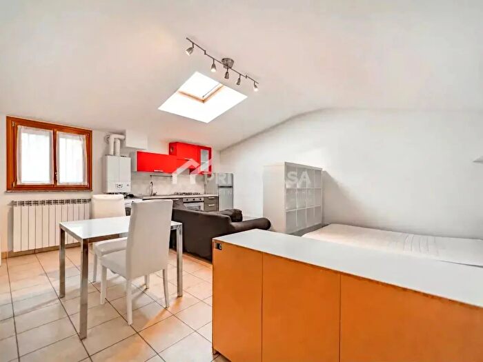 Appartamento monolocale in vendita in Viale Ortles, Milano