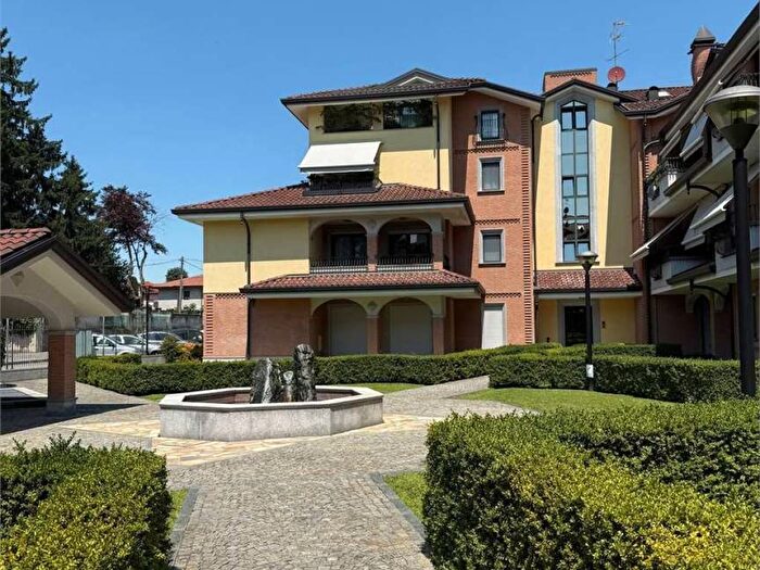 Appartamento bilocale in affitto in Via Garibaldi, Gorla Minore