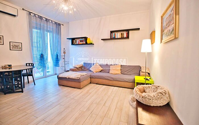 Appartamento trilocale in vendita in Novara