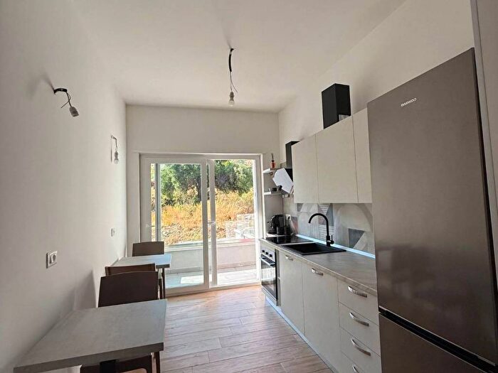 Appartamento quadrilocale in affitto in Via Principale Caminia Alta Traversa, Caminia, Stalettì