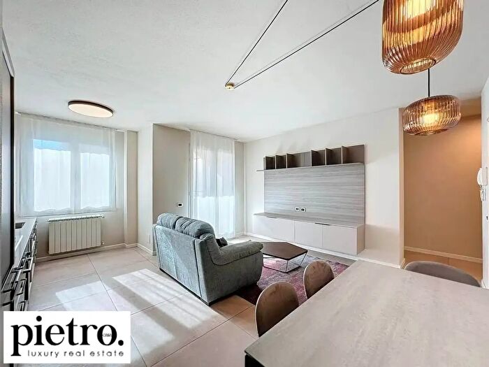 Appartamento bilocale in vendita in Via Manzoni, Cecina