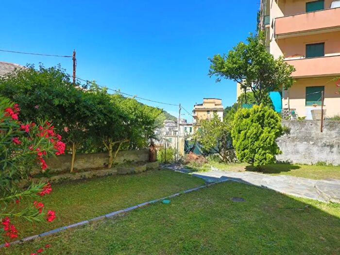 Casa con 7 locali in vendita in Via alla Costa dei Zini, Genova