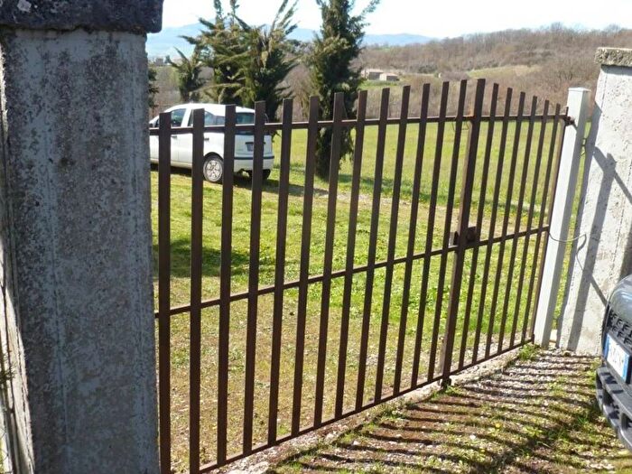 Casa con 6 locali in affitto in Radicofani