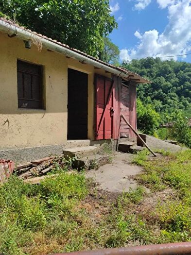 Appartamento quadrilocale in vendita in Via Roma Vernio, Vernio