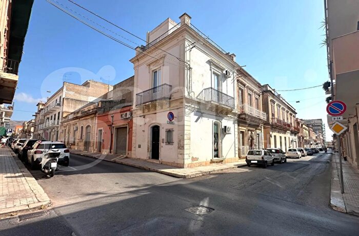 Casa con 5 locali in vendita in Via Napoli, Avola