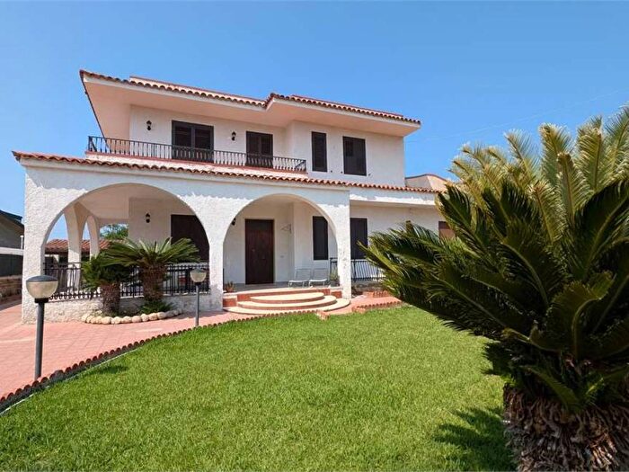 Casa trilocale in affitto in Punta Milocca Fanusa Mare, Siracusa