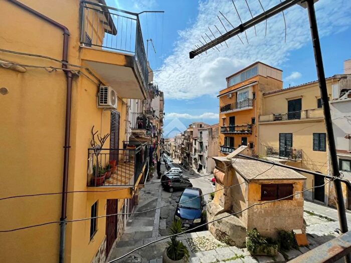 Appartamento trilocale in vendita in Via Giuseppe Verdi, Monreale