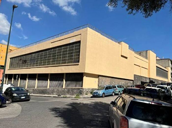 Casa in affitto in Calata Capodichino, San Carlo AllArena, Napoli