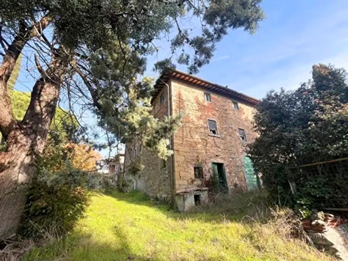 Appartamento con 6 locali in vendita in Strada Provinciale di Mor, Citta' Di Castello