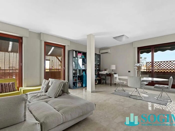 Appartamento trilocale in vendita in Via Piave, Cinisello Balsamo