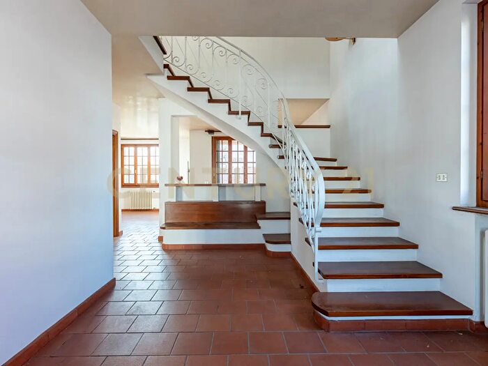 Casa con 12 locali in vendita in Via Nino Bixio, Montecatini Terme