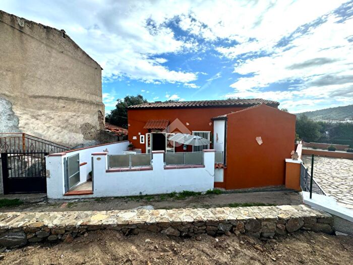 Casa trilocale in vendita in Via Tirso, Budoni