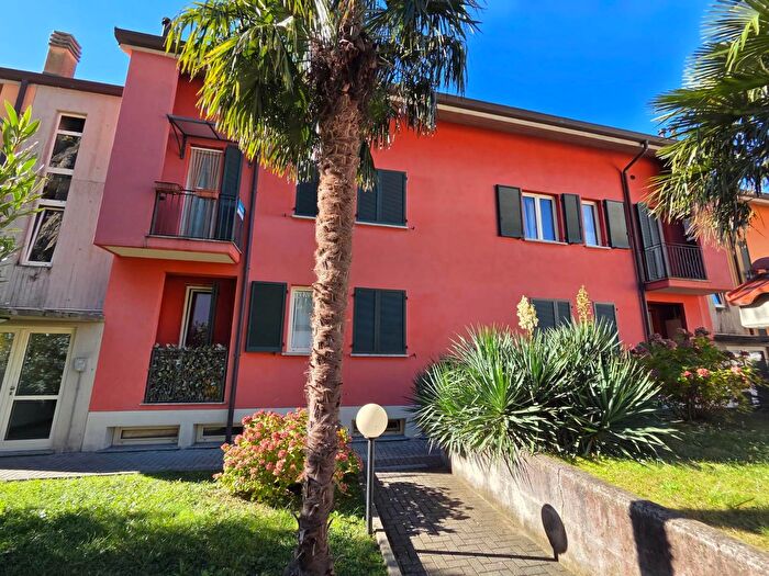 Appartamento quadrilocale in vendita in Via Marascia, Dervio