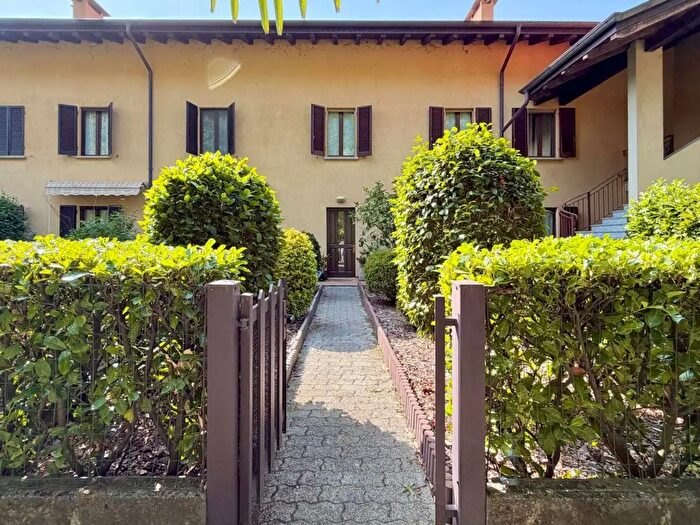 Appartamento con 6 locali in vendita in Ghiffa