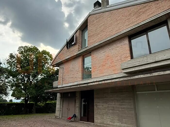 Casa con 6 locali in vendita in Via Cucca, Montegaldella