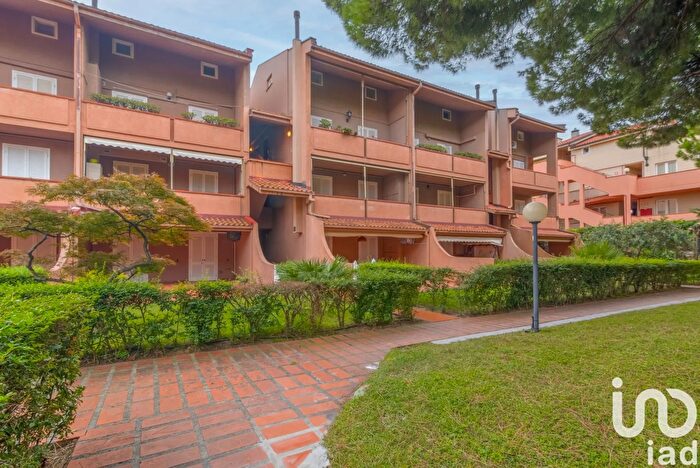 Appartamento trilocale in vendita in Via Toti, Loano