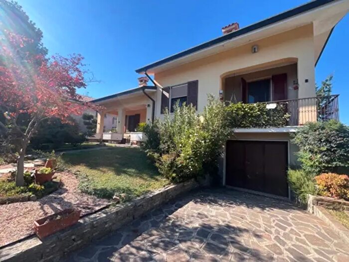 Casa con 6 locali in vendita in Via Simon Bolivar, Borgo Virgilio
