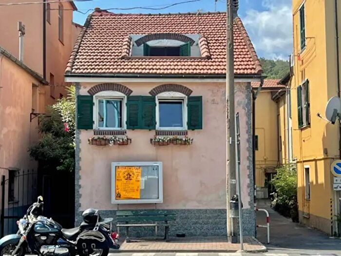 Casa trilocale in vendita in Via Aurelia, Vado Ligure