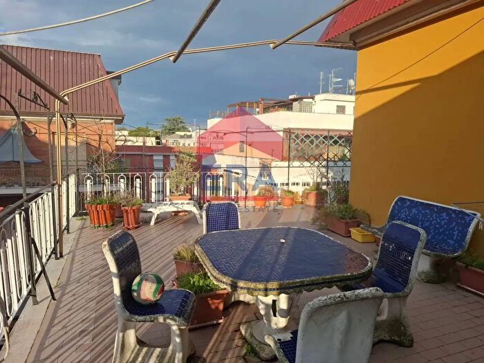Appartamento quadrilocale in affitto in Via Vallebona, Roma