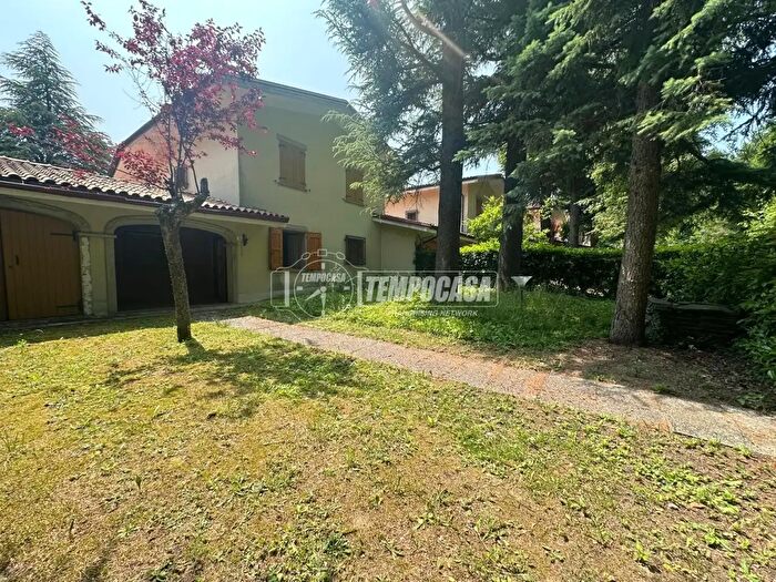 Casa trilocale in vendita in Serramazzoni