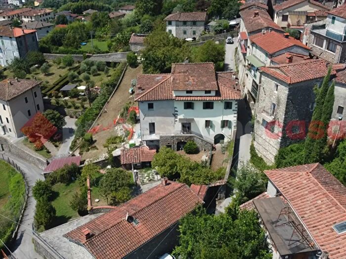 Casa bilocale in vendita in Via della Madonna, Coreglia Antelminelli